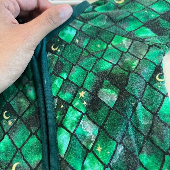 Blake and Rae Green Scales bamboo sleeper - Picture 2 of 3